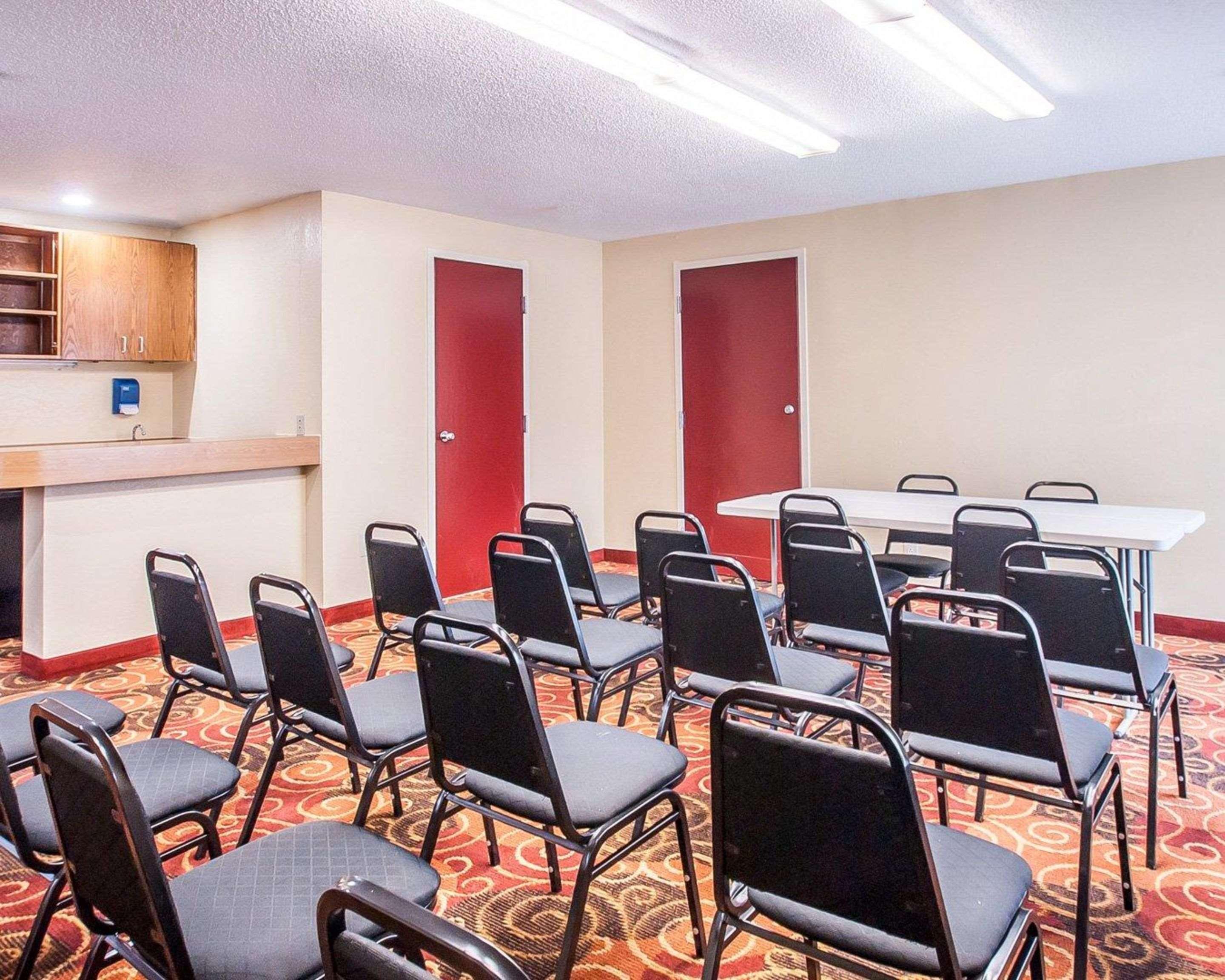 Quality Inn & Suites Kansas City I-435N Near Sports Complex エクステリア 写真
