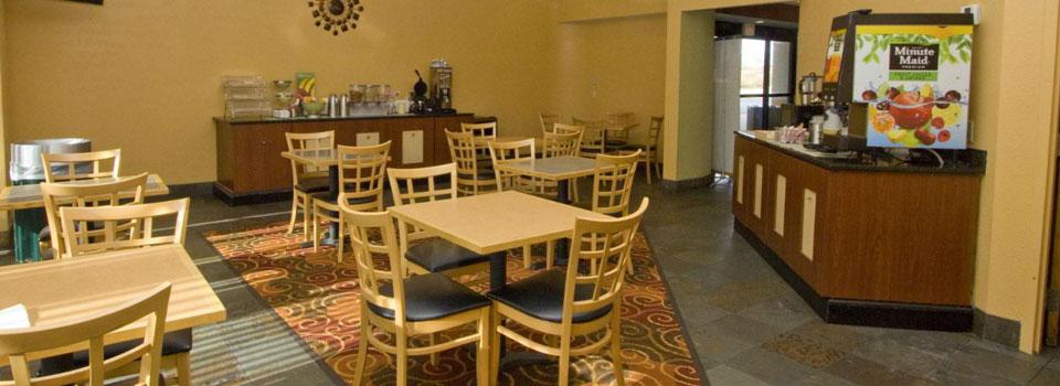 Quality Inn & Suites Kansas City I-435N Near Sports Complex エクステリア 写真
