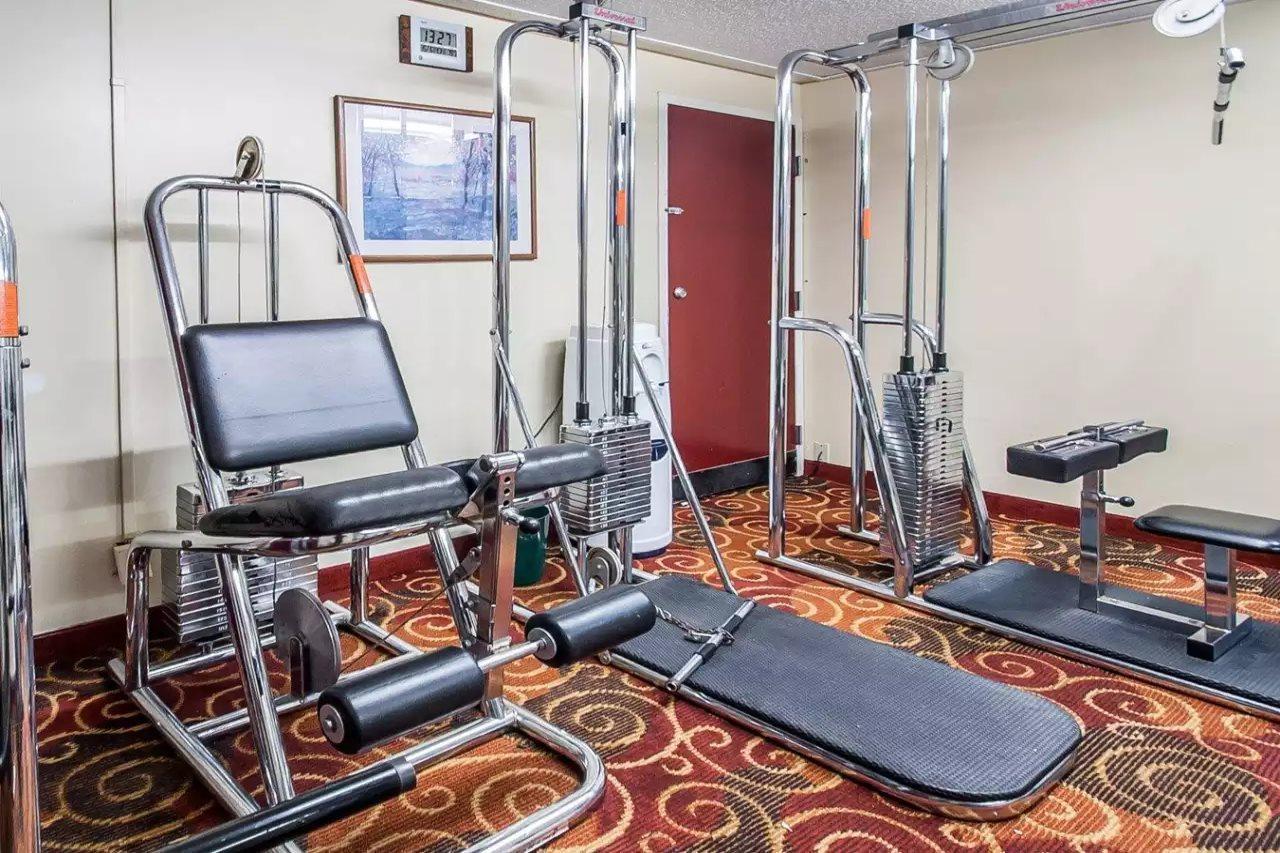 Quality Inn & Suites Kansas City I-435N Near Sports Complex エクステリア 写真